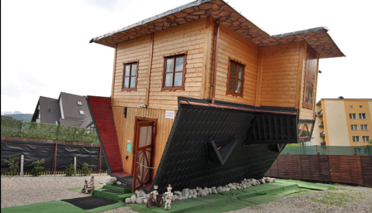 [TOP 6.] Dom do góry nogami – Zakopane atrakcje dla dzieci / źródło: www.regiontatry.pl